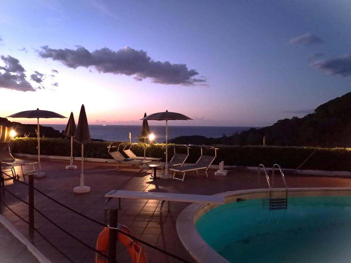 פורטופראיו Hotel Horizon Elba מראה חיצוני תמונה